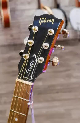 Gibson - J-45 Studio Walnut - Natural 2